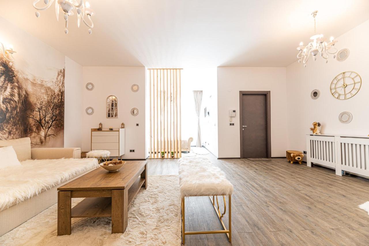 Aki Studio Silver Mountain פויאנה ברשוב מראה חיצוני תמונה